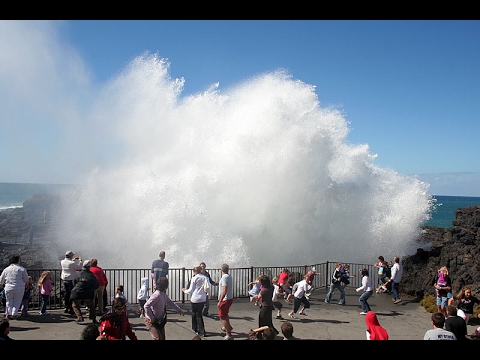 Beautiful Australia - Dangerous Blowhole in Kiama with Rainbow