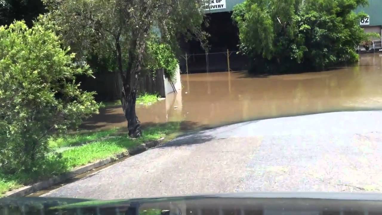 Brisbane Flooding - Norman Creek, East Brisbane (12/01/11) - Didswith Street