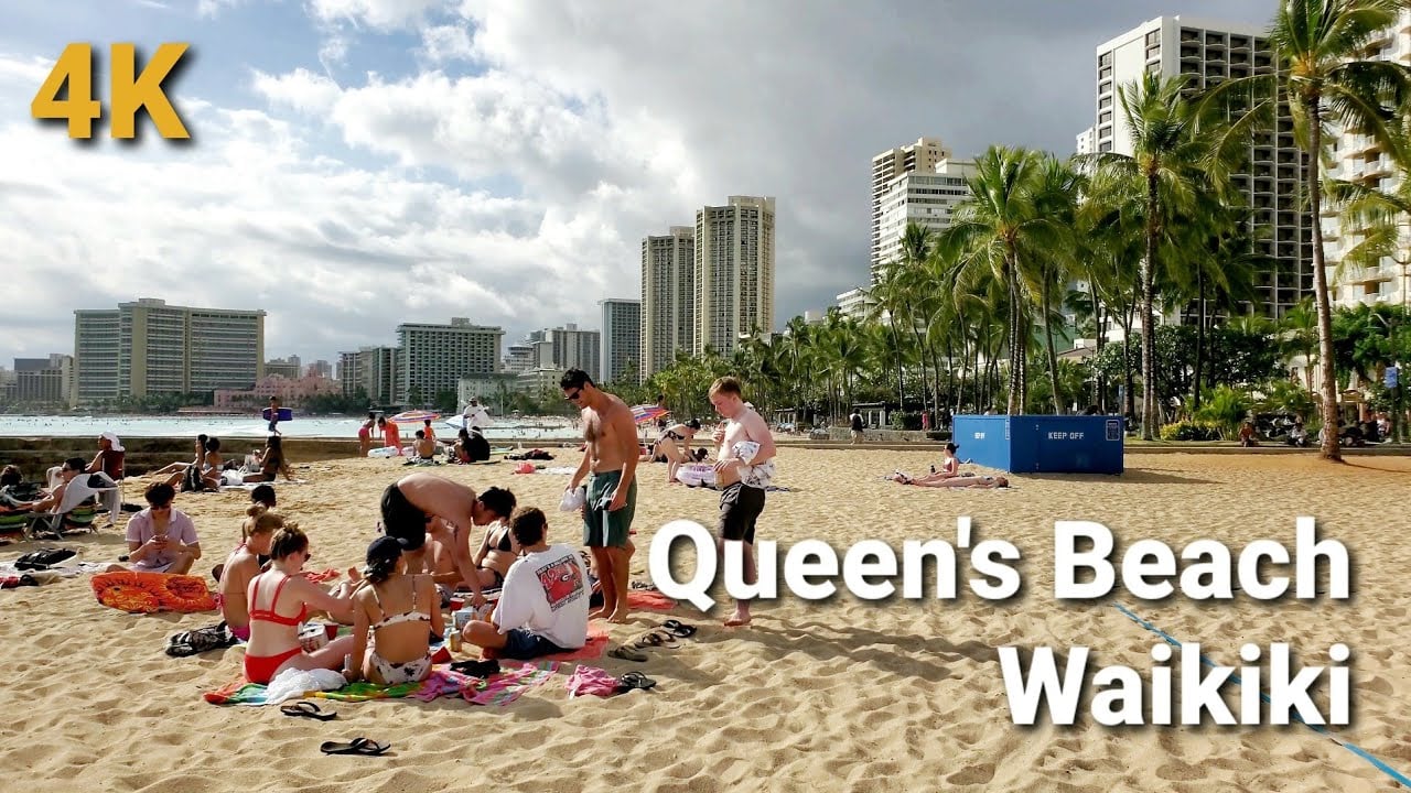 [4K] Queens Beach Waikiki | People Hanging Around the Beach at Waikiki | Oahu, Hawaii