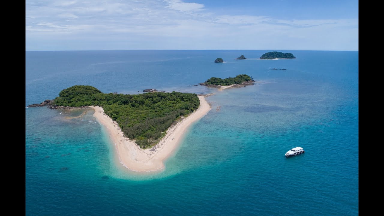 Frankland Islands Reef Cruises - The only Cairns Reef, Rainforest & River Tour