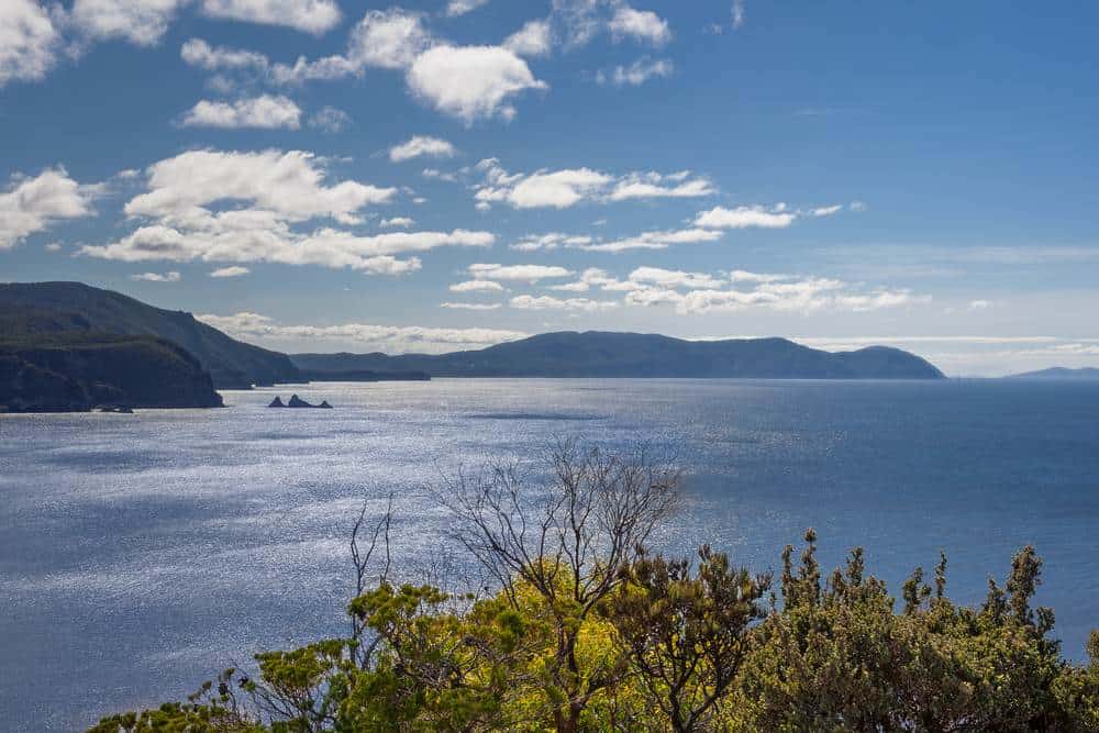 Scenic view of Tasman National Park coastline.