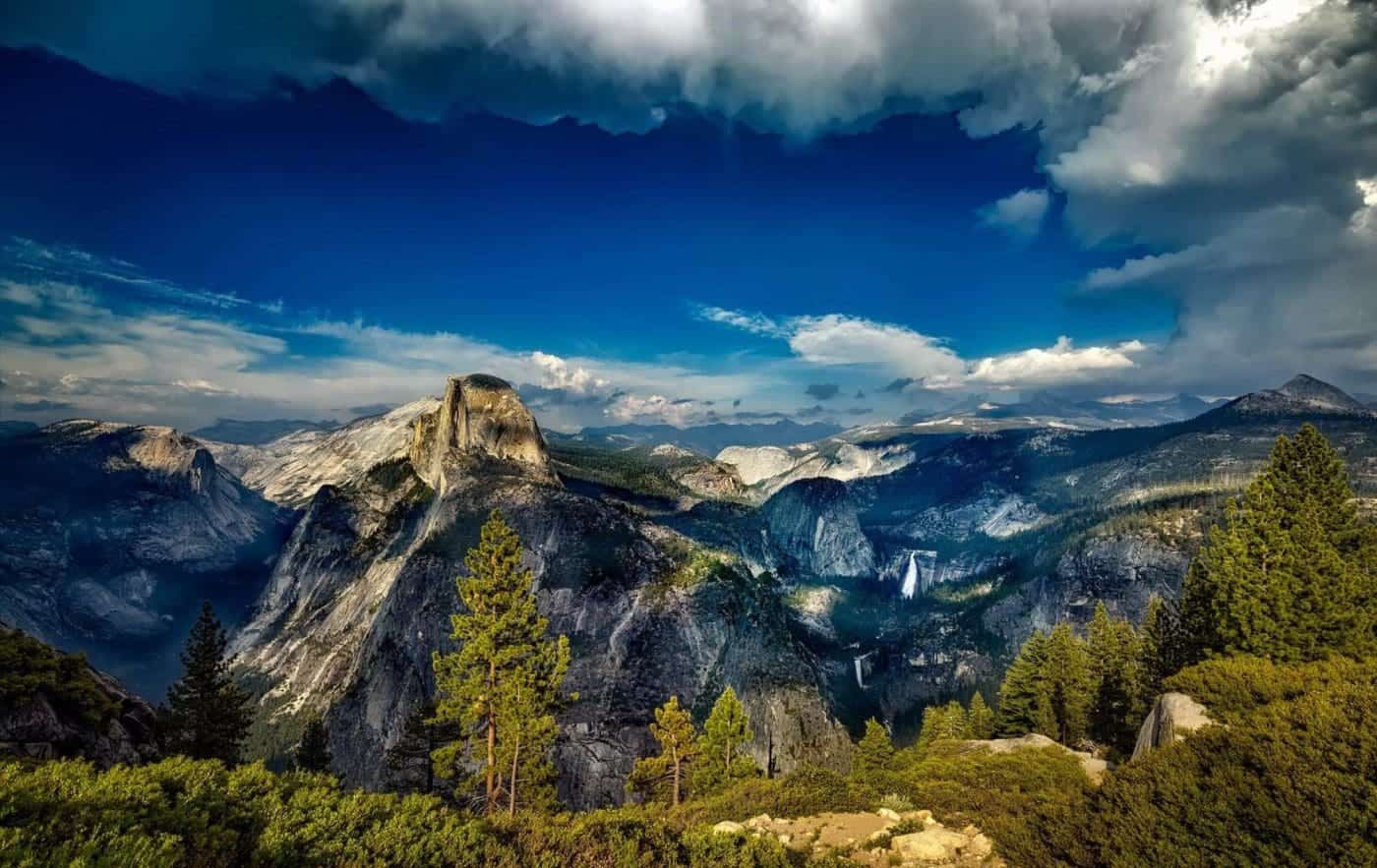Breathtaking Yosemite scenic landscape with iconic cliffs.