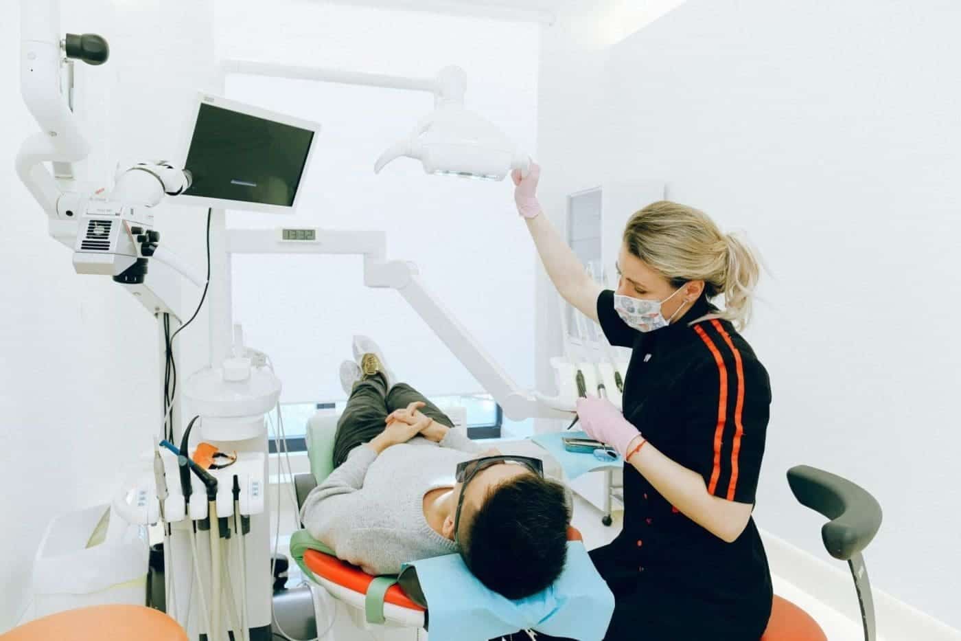how to choose a dentist